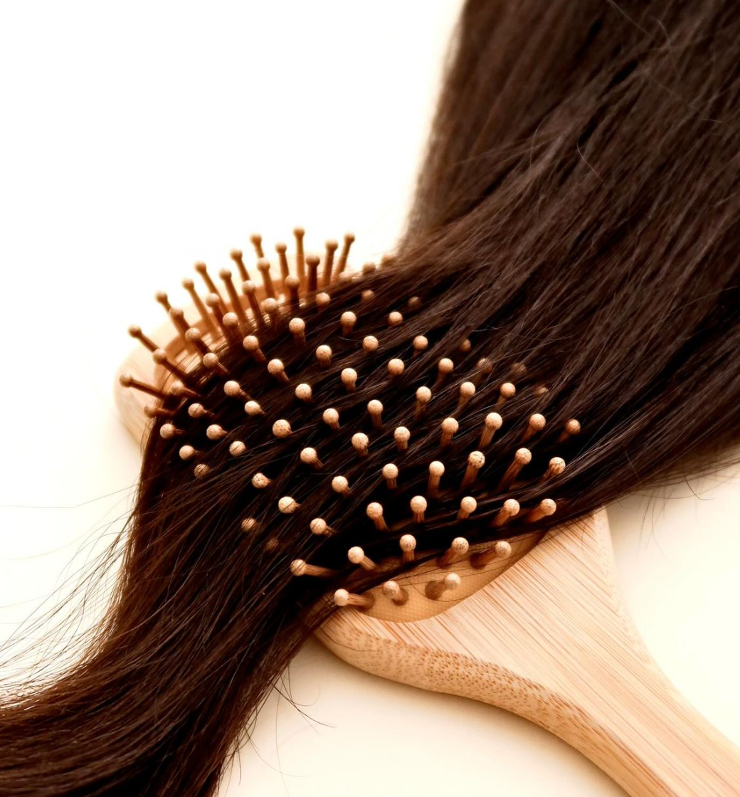 Brosse bois de lotus – Picots bambou blancs